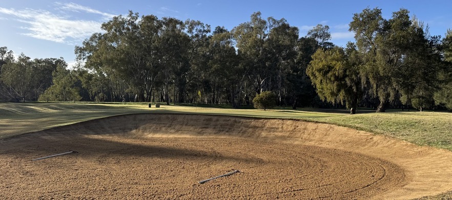 1 Night Stay & Play for TWO at <em>Corowa Golf Club & Motel.</em> Play one of the <em>Top 3 Regional Pro-Am Courses.</em> Accommodation, Golf, Drinks & Meals. 