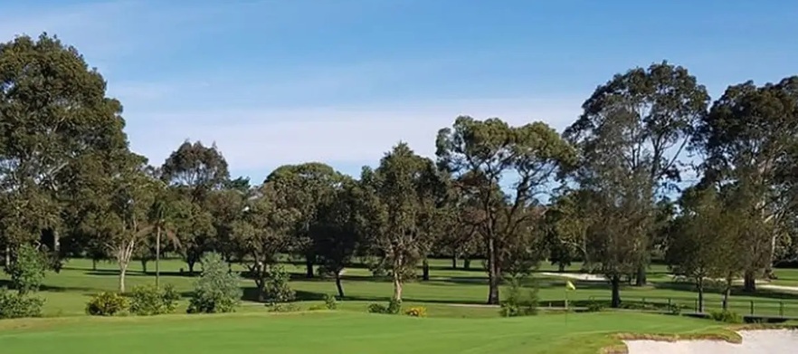 18 Holes for Two in a Motorised Cart at the Stunning <em>Strathfield Golf Club.</em>