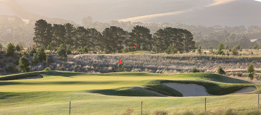 Play one of Melbourne's Top Courses!</b> 18 holes for 2 in a Shared Motorised Cart at the Beautiful Peter Thomson designed Club Mandalay. 