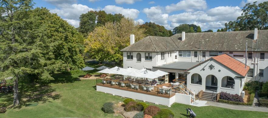 Golf Stay & Play for 2 People at <em>The Dormie House, Moss Vale Golf Club.</em> One night accommodation for 2 people with breakfast each, Complimentary bottle of wine and golf at Moss Vale Golf Course.