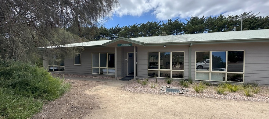 8 Person Stay & Play at Moonah Links with Golf in Carts. Only $190 per person!