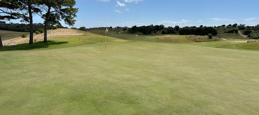 10 Person Stay & Play at Moonah Links with Golf in Carts. Only $190 per person!
