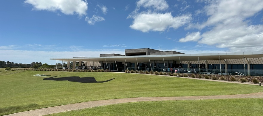 10 Person Stay & Play at Moonah Links with Golf in Carts. Only $190 per person!