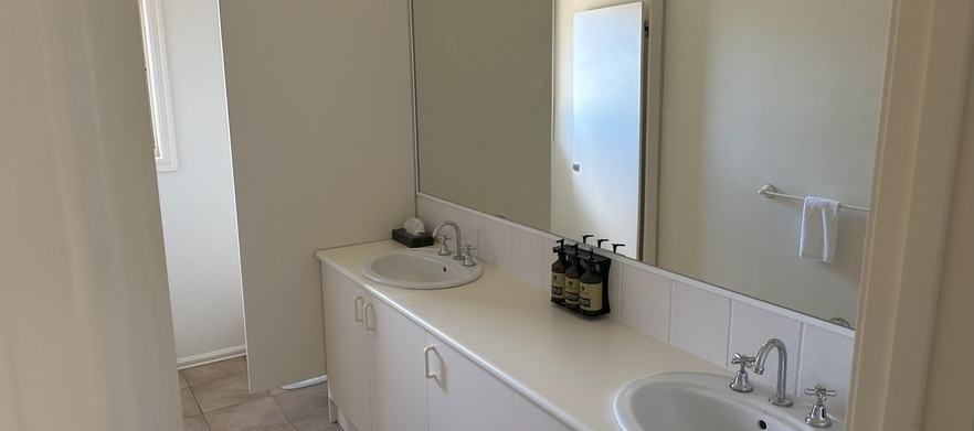 10 Person Stay & Play at Moonah Links with Golf in Carts. Only $190 per person!