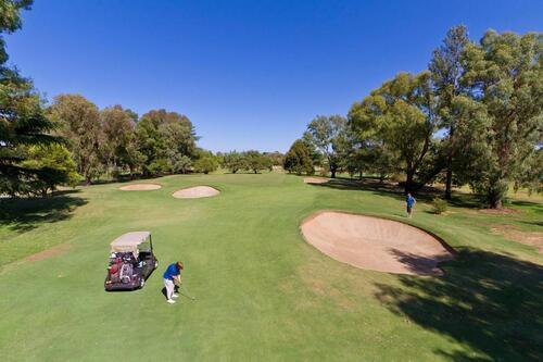 Two Nights Stay for TWO people at a top Murray course, at <em>Howlong Golf Resort</em>.  Includes 18 Holes Golf Per Day, Bucket of Range Balls, Breakfasts, and Drink vouchers. 