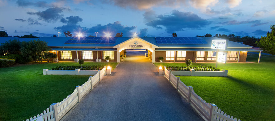 Two Nights Stay for TWO people at a top Murray course, at <em>Howlong Golf Resort</em>.  Includes 18 Holes Golf Per Day, Bucket of Range Balls, Breakfasts, and Drink vouchers. 