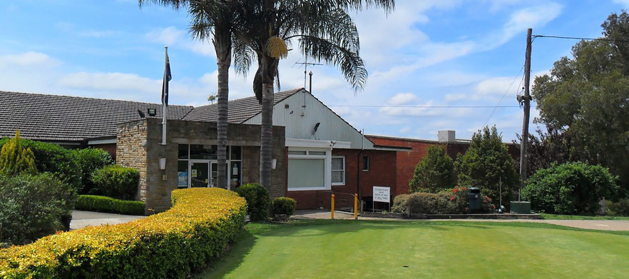 <b>Discover one of Sydney's Hidden Gems!</b> in the Blue Mountains! 18 Holes for Two in Motorised Cart at <b>Springwood Country Club.</b> Includes a drink each after your round. 