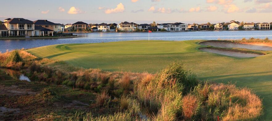 <em>mas Promotion for One of Sydney's Top Courses! 18 Holes For FOUR in Two Carts at Stonecutters Ridge Golf Club