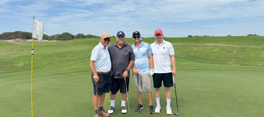 Your chance to play with a mate at the Stunning <em>Wollongong Golf Club:</em>  18 Holes for Two in a Motorised Cart with a drink each afterwards. 