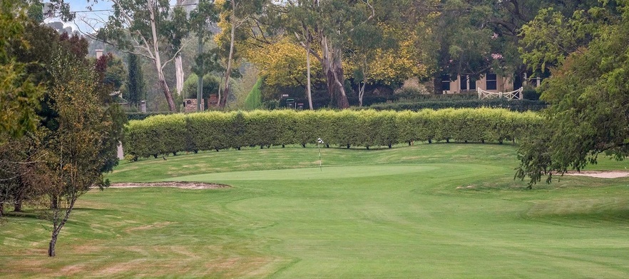 <em>Bowral Golf Club:</em> Just an Hour's Drive from Sydney - 18 holes for TWO players! 