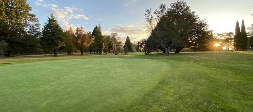 <em>Wentworth Falls Country Club.</em>  18 Holes For Four in Two Motorised Carts for just $169!