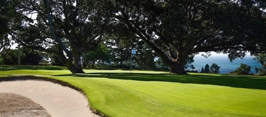 Enjoy 18 Holes for Four in Carts at the Beautiful <em>Clifton Springs Golf Club</em> on the Bellarine Peninsula 