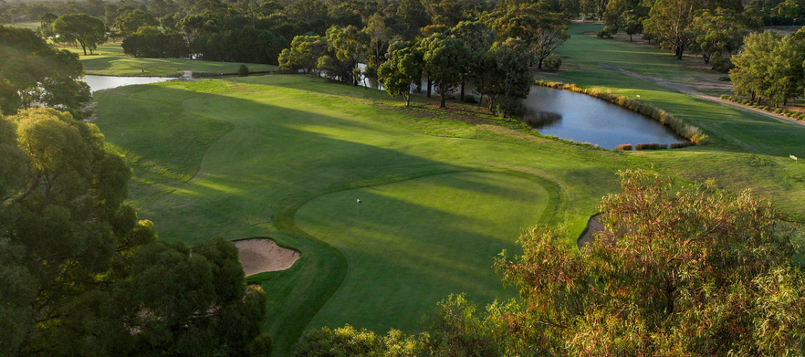 <em> Stay and Play at one of the Murray's True Gems! </em> 1 Night and 18 Holes in a Shared Cart for 2 at Rich River Golf Club.