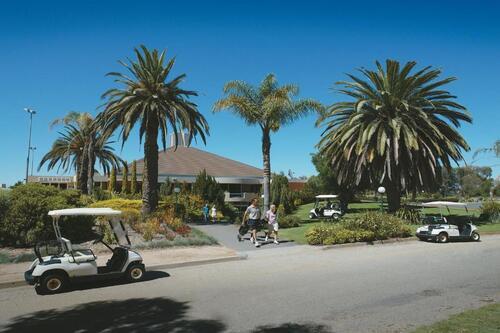 <em> Stay and Play at one of the Premier Golf Resorts on the Murray! </em> Two Night for Two at Murray Downs Resort and two days golf in a cart at the stunning Murray Downs Golf & Country Club.