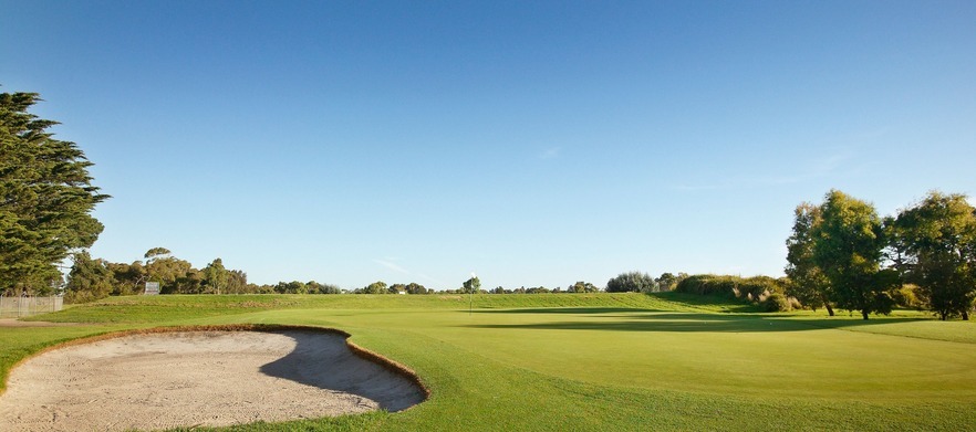 Visit <em>Rossdale Golf Club</em> in Aspendale, "Melbourne's Friendliest Golf Club", for a twlight round for 2 people and a Beer each at the club. 