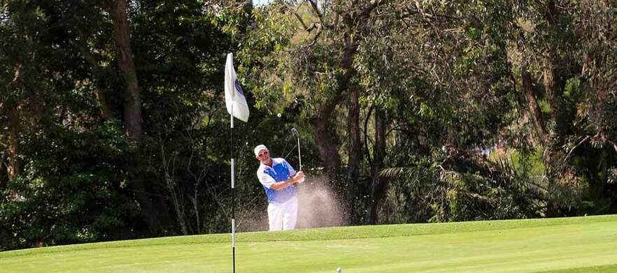 18 Holes for Two with Drinks at Waratah Golf Club.