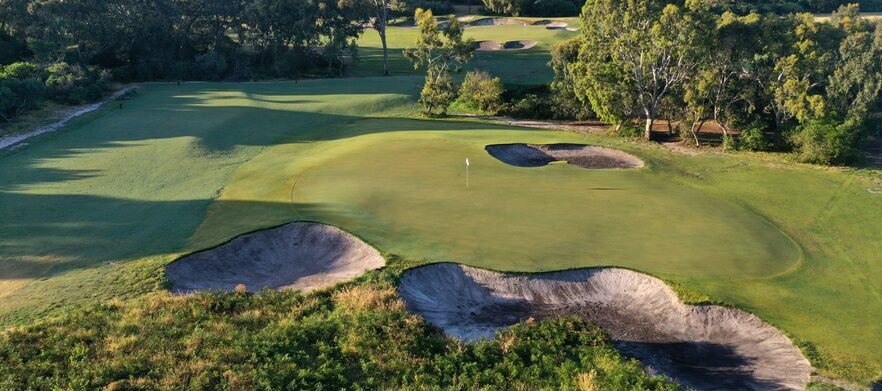 <em>Experience Melbourne's famous Sandbelt!</em> 18 holes for 2 in a motorised cart at the beautiful Sandy Golf Links.
