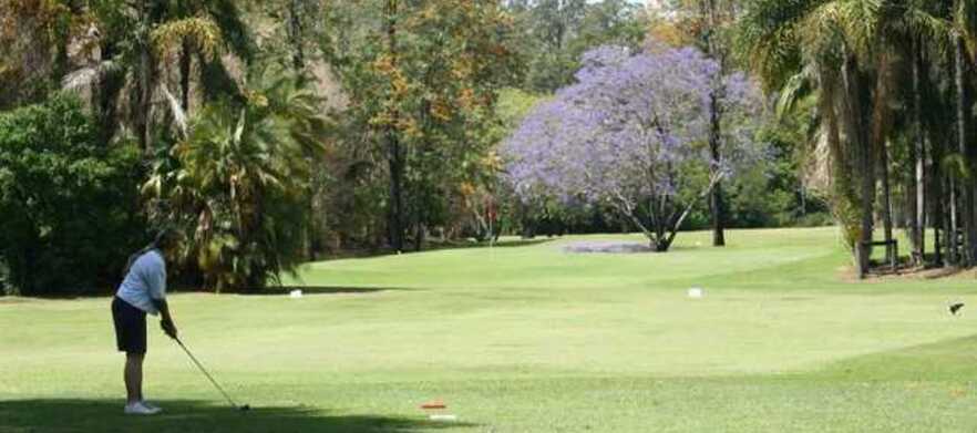 18 Holes for Two in a Motorised Cart at Boomerang Hills Golf Course!